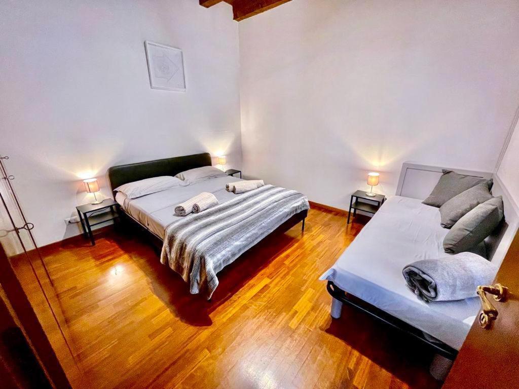 Sottoriva 12 City Center Large Apartment Verona Dış mekan fotoğraf