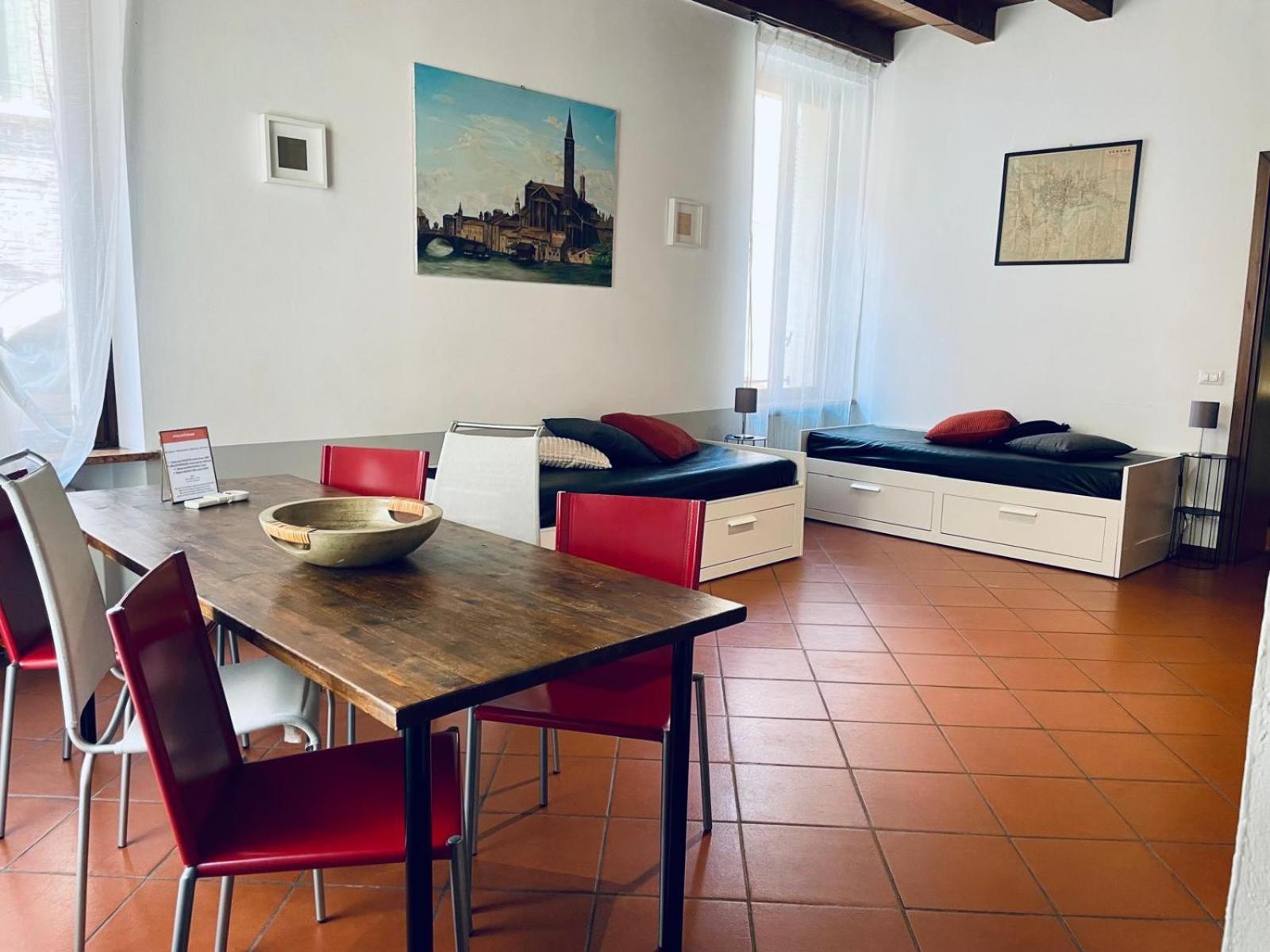 Sottoriva 12 City Center Large Apartment Verona Dış mekan fotoğraf